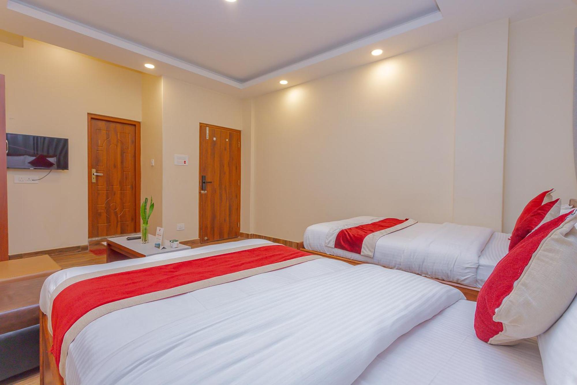 Oyo 799 Hotel Tik Tok Pvt Ltd. Катманду Екстериор снимка