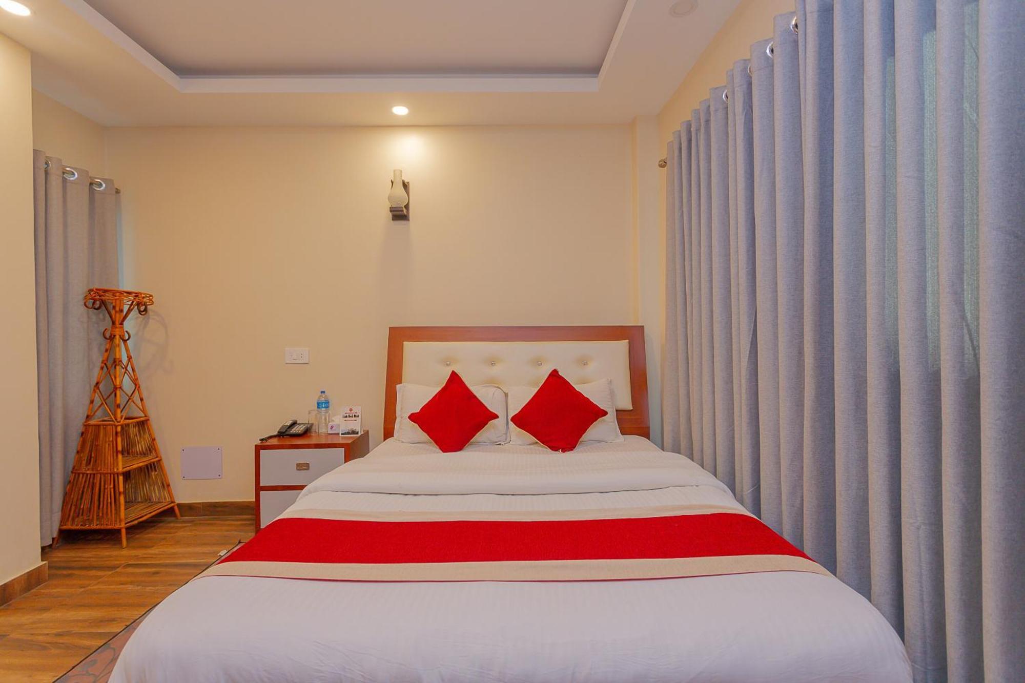 Oyo 799 Hotel Tik Tok Pvt Ltd. Катманду Екстериор снимка