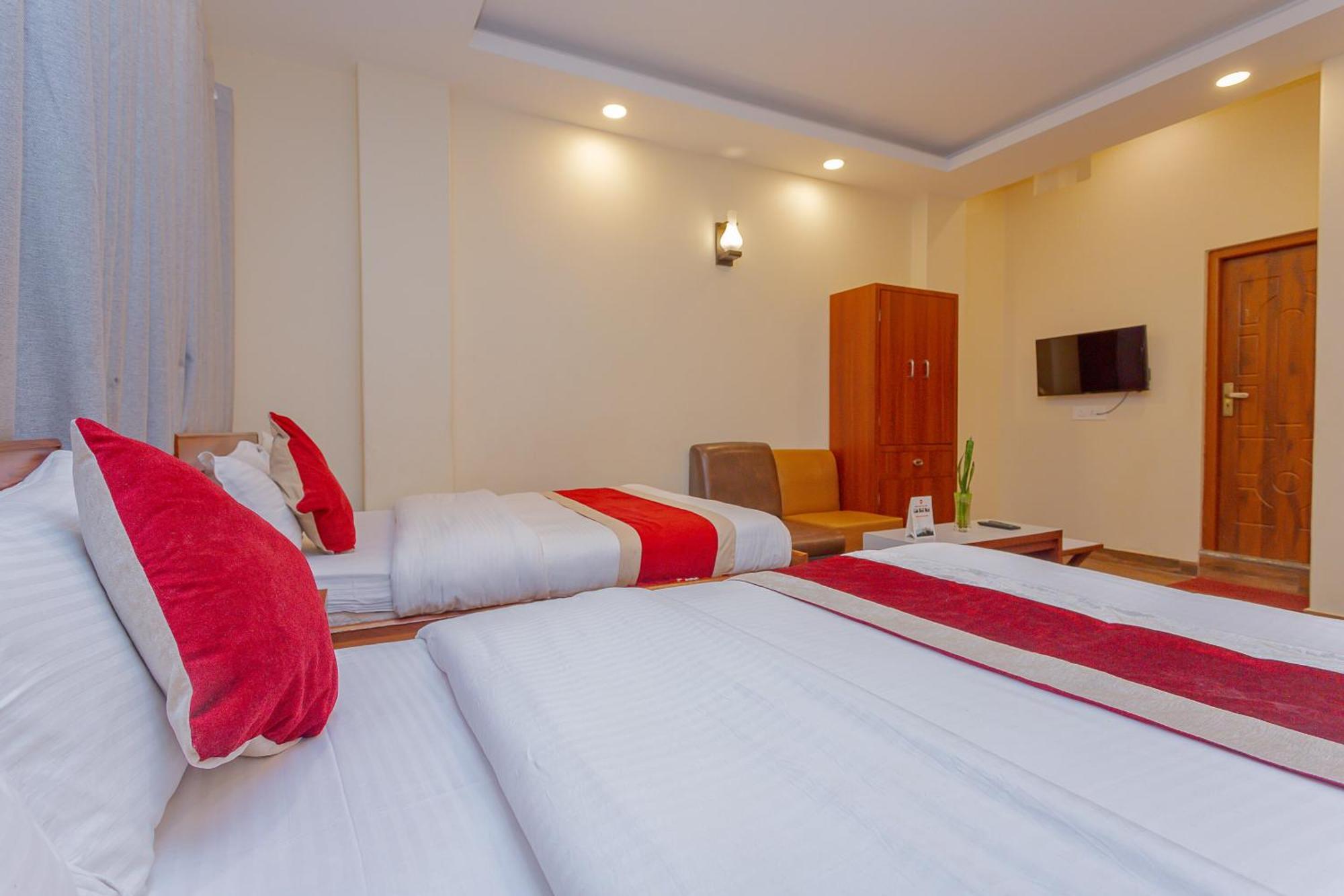 Oyo 799 Hotel Tik Tok Pvt Ltd. Катманду Екстериор снимка