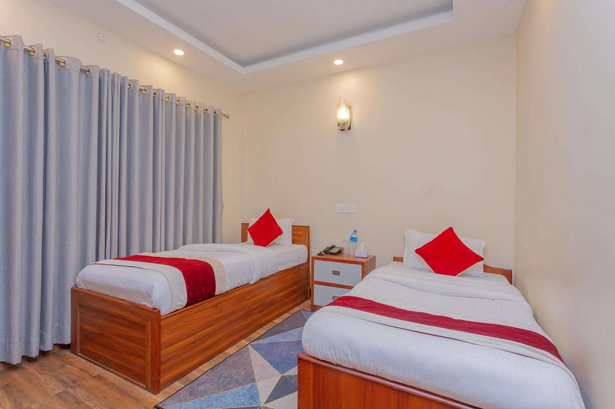 Oyo 799 Hotel Tik Tok Pvt Ltd. Катманду Екстериор снимка